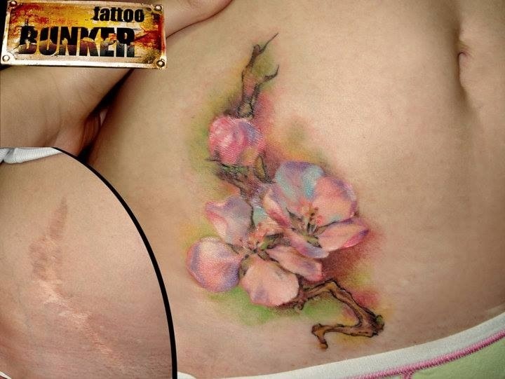 hentai-ass:   tattoo-queens:  skindeeptales:  Amazing scar covering tattoos  Tattoos