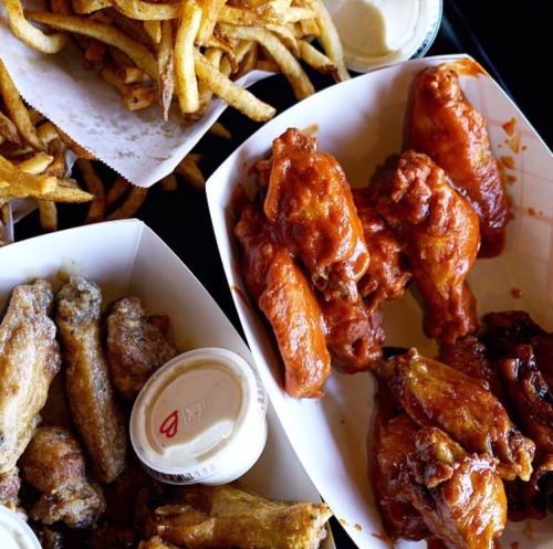 solarsematary:  subzeros:  drinkmorewoder:  afro-arts:  ATL Wings  www.atlwings.com // IG: atlwingschandler - IG: atlwingsphoenix  Chandler, AZ  Phoenix, AZ  CLICK HERE for more black owned businesses!    You can tell this is in the hood somewhere  I