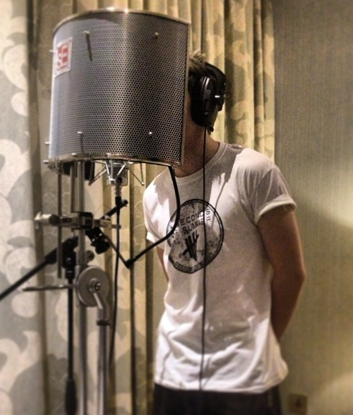  @Dannymcfly:Guess who’s in the vocal booth…… ???? #wws 
