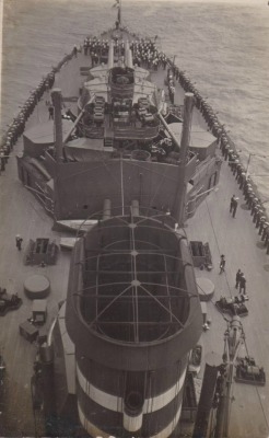 Bmashine:  View From Fort Mars Battleship Orion, June 1913. The Team Lined Up On