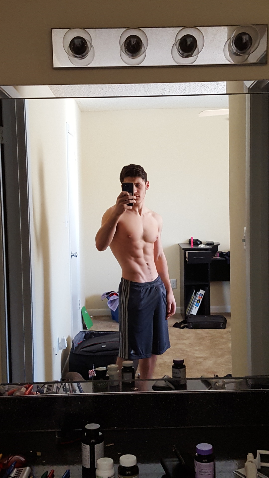 shreddernaut:  Tagged by @torontoqueenx and @roasy to post six selfies. Here are