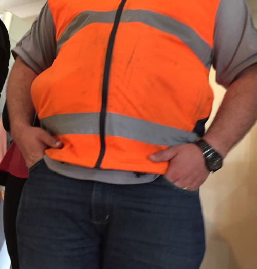 stalkerbeef:  Furry bloke with highviz… Damn 