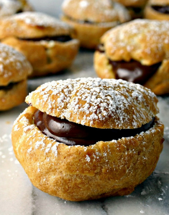 fullcravings:  Cream Puffs &amp; Chocolate Custard