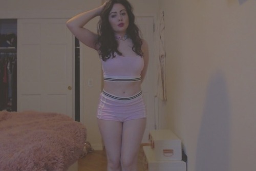 that-brainy-bimbo:  (shameless)
