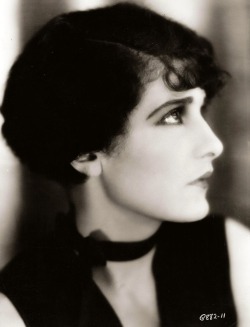 ithankyouarthur: Evelyn Brent in profile