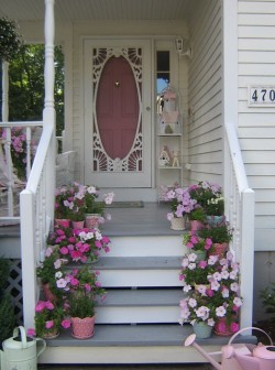 dreamhome-x:  cutest front door <3