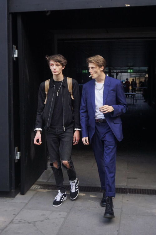 damplaundry: Finnlay Davis and Hugh Laughton-Scott at LFWM S/S 2018 by Xinyi Zheng