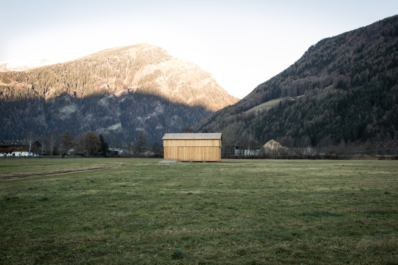 cabinporn:  Sterzinger Moos Stadel — a haybarn built by Matthias Delueg: I work