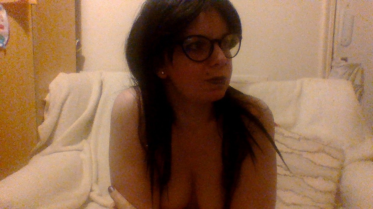 xxmisty:  Some webcam Vriskas from last friday’s shoot for topless tuesday! (part