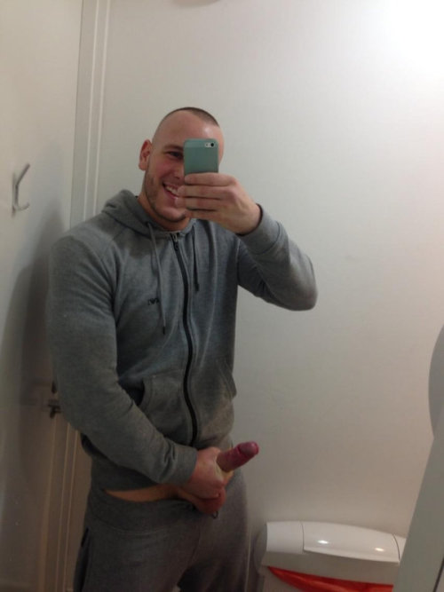 gaymidfielder:  get down on it!!!