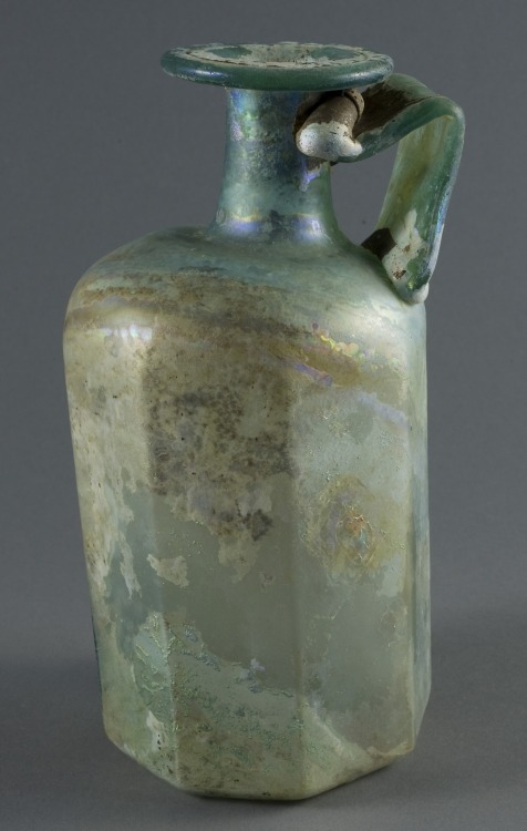 Flask, Ancient Roman, 101, Art Institute of Chicago: Ancient and Byzantine ArtGift of Theodore W. an