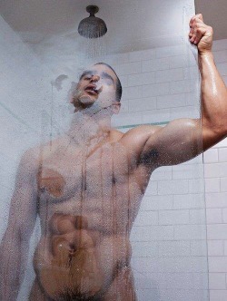 ultimate-men:  FOLLOW ULTIMATE MEN! http://ultimate-men.tumblr.com