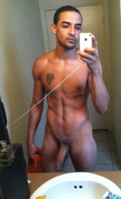 nakedtxguys:  Ken Wade El Paso tx. He’s so fucking hot!  Ride up on it mmm