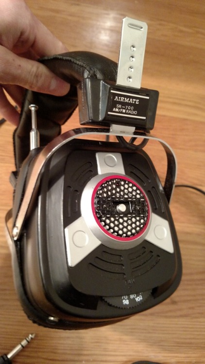 The Airmate SR-700 AM/FM Radio 3 in 1 Headphones. Time to add some documentation to the internet! I 