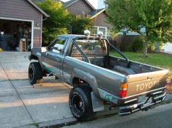 radracerblog: 88′ Toyota Hilux 4X4  