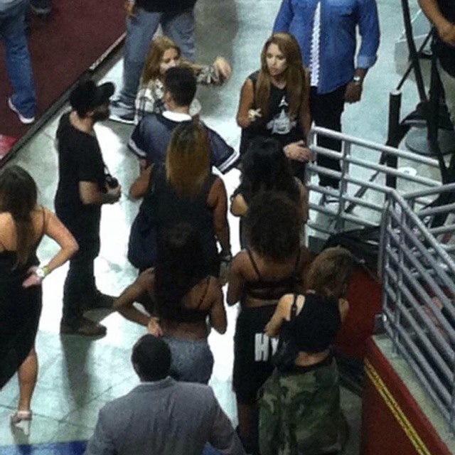 mizzjasminevillegasnewz:  Jasmine with her team after singing the national anthem