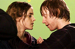 emmawatsonsource:  And I told Emma, let Hermione take over in that moment. As Emma is so smart, she knows that rather than doing 27 takes, she knew that if she committed really early, we’d get it. I saw her make the decision in her eyes. I saw her think;