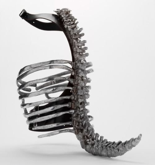 uglytwins: The spine corset 1998 Alexander McQueen