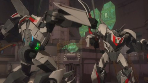 newhologram:Things that are really great: Wheeljack’s back, dorsal wings and y'know, just his whole 