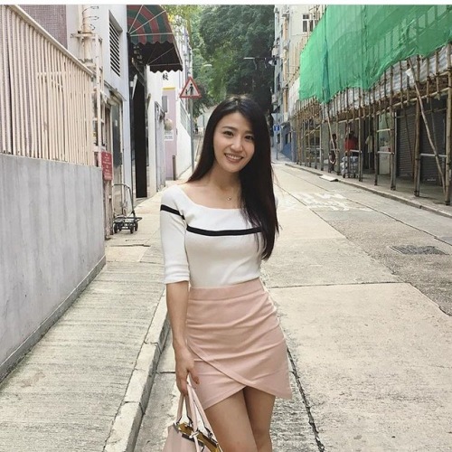 follow her! @coffee89921 - - - - - - #newyorkcity #vegas #girlfriend #wife #london #hongkong #florid