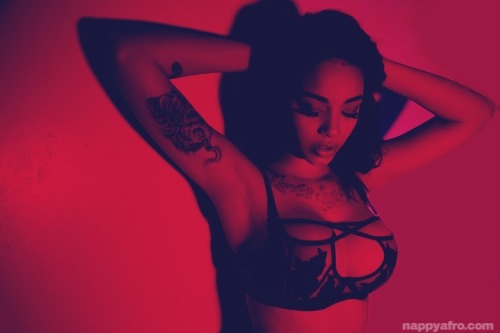girlsandlandscape:  Raven Arce