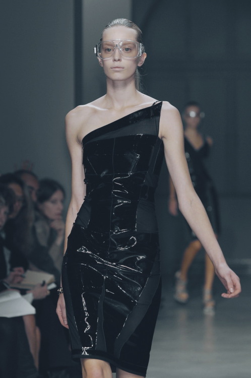 Balenciaga / Spring 2007 / RTW Model: Milana Keller