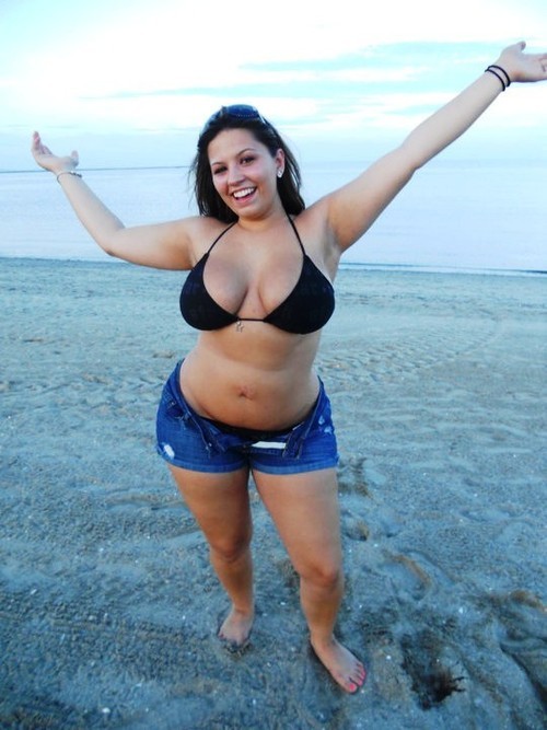 girls-with-curves:  Easiest way to find hot curvy women near you!