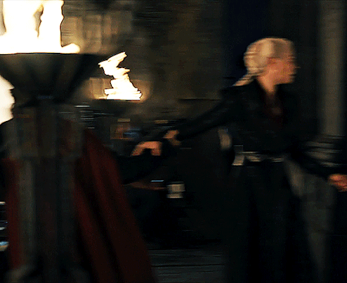EMMA D'ARCY As RHAENYRA TARGARYEN & OLIVIA COOKE As ALICENT HIGHTOWER HOUSE OF THE DRAGON — 2.06 Behind