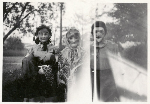 odditiesoflife:  Creepy Vintage Halloween Photographs These wonderfully creepy images of Halloween’s past come from the book, Haunted Air. The book features dozens of anonymous vintage Halloween photos dating between 1875 and 1955. The photos in the