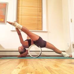 bestblackgirls:  Yoga poses from Kliarkiah the artist 