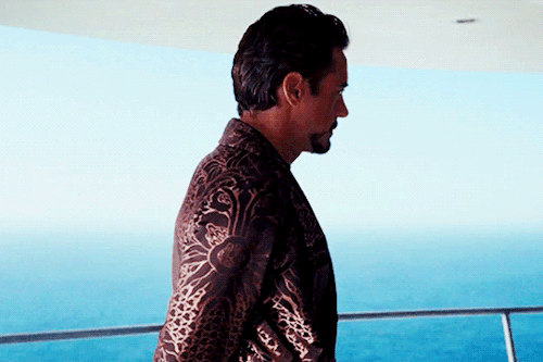 Make Me Choose: Carol Danvers Or Tony Stark?