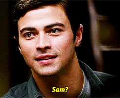 hestheonlyfamilyigot: #sAM’S TRYING TO HOLD BACK TEARS AND I’M RESISTING THE URGE TO JUMP OFF SOMETH