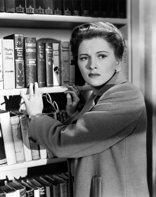 Joan Fontaine; production still from Alfred Hitchcock&rsquo;s Suspicion (1941)