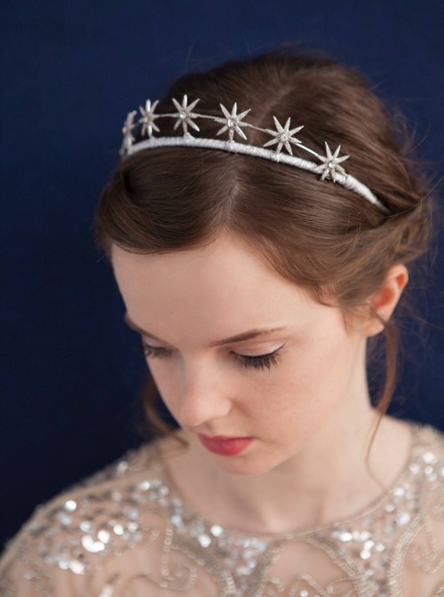 sosuperawesome: Headpieces / Shoulder Necklaces Rose Red Rose White on Etsy See our #Etsy or #Hair A