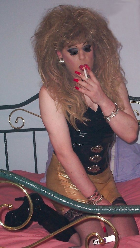mandysissy4smokingandsex:  Well there are no words for this little mix .. sigh 