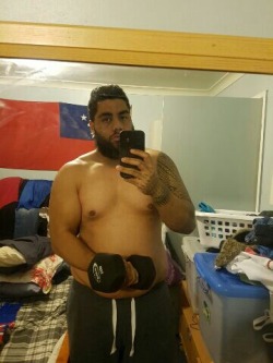 skuxxhabibz:  Hot chubby poly dude in sydney,