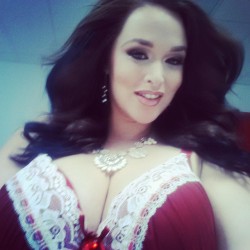 official-biancabombshell:  BTS Shooting with @coquette_lingerie  MUAH @twochicksandsomelipstick  #plusmodel #windblow