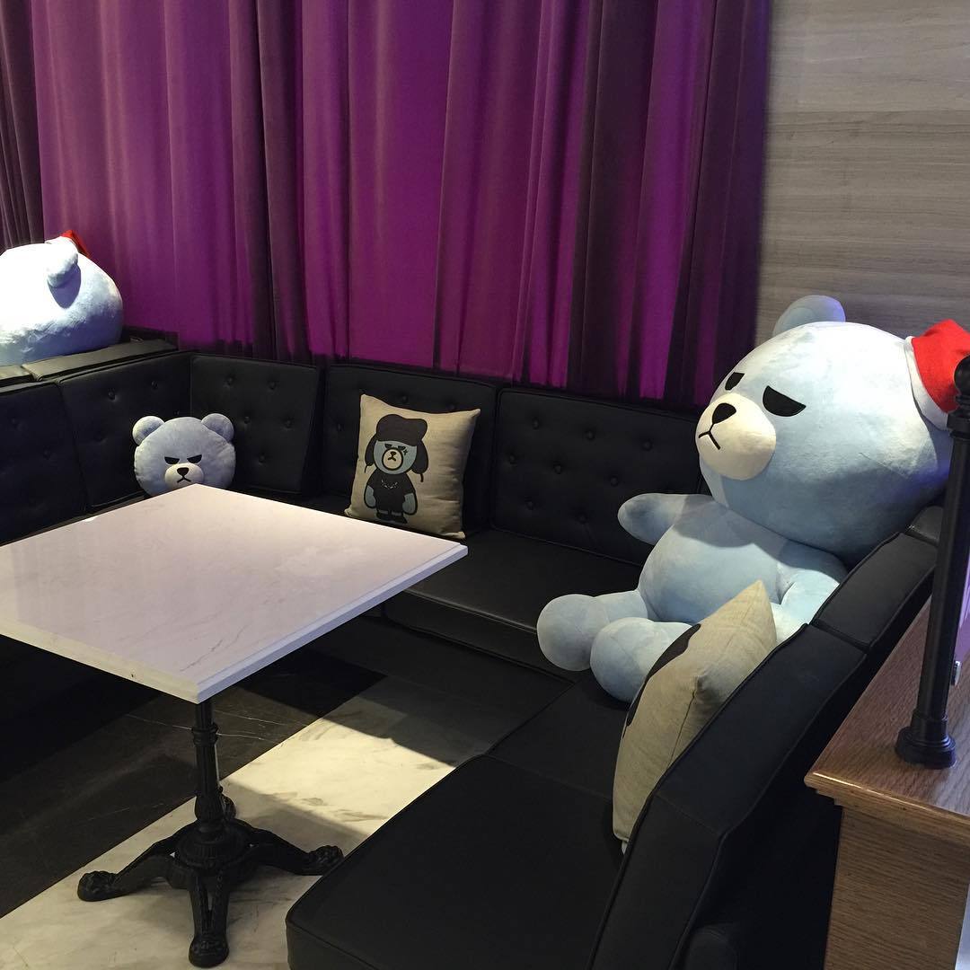 The Tiny Earth Bigbang Krunk Cafe Paris Baguette Shanghai