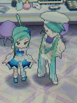 cukypr:  Two pixelated divas to sparkle your blog vuv 