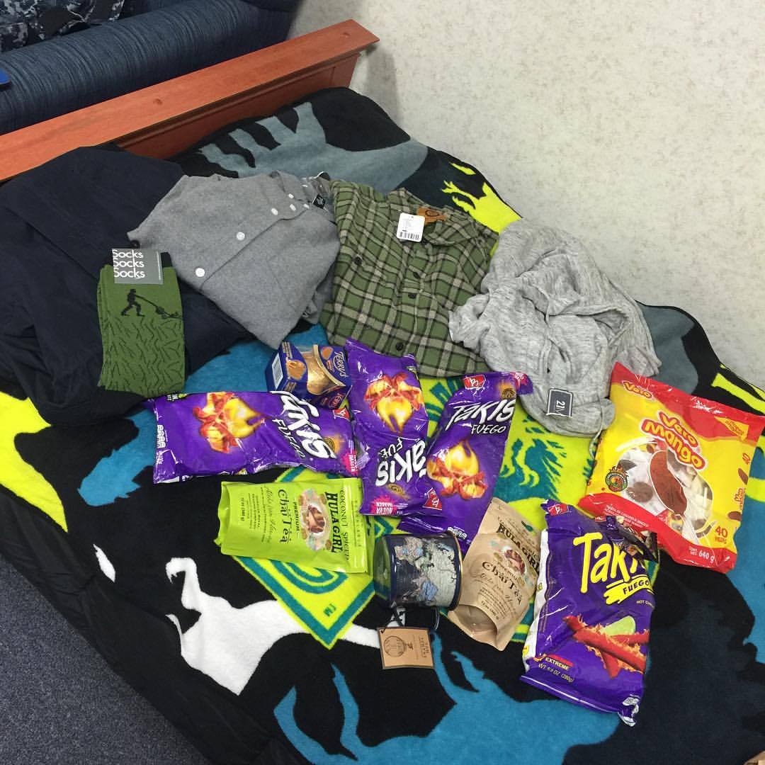When your girlfriend hooks it up fat in a care-package 😎😁 #vanessamayonesa