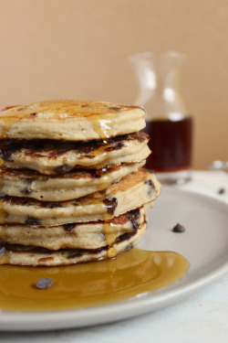 alittlebitvegan:  VEGAN GLUTEN FREE CHOCOLATE CHIP BANANA PANCAKES