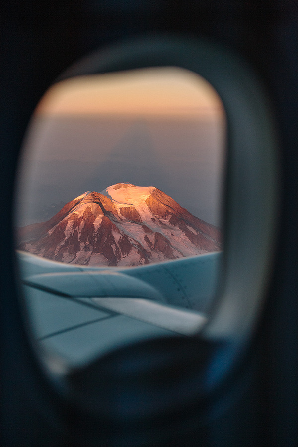 jeffambrose:  Rainier looking real pretty last night.