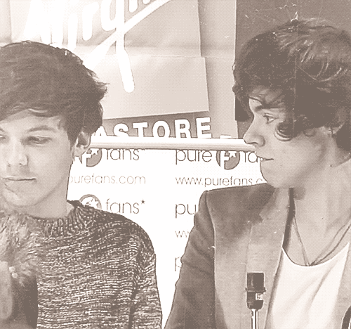 larry-the-night:This post was incredibly painful.AWWWWWW 