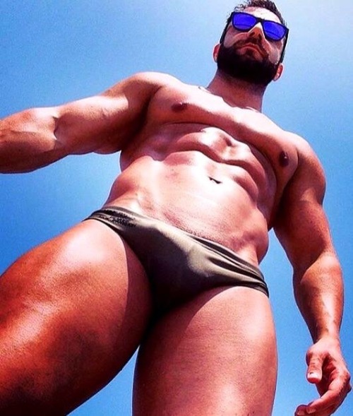 ultimate-men:  follow ultimate men! blog > companion blog > twitter 