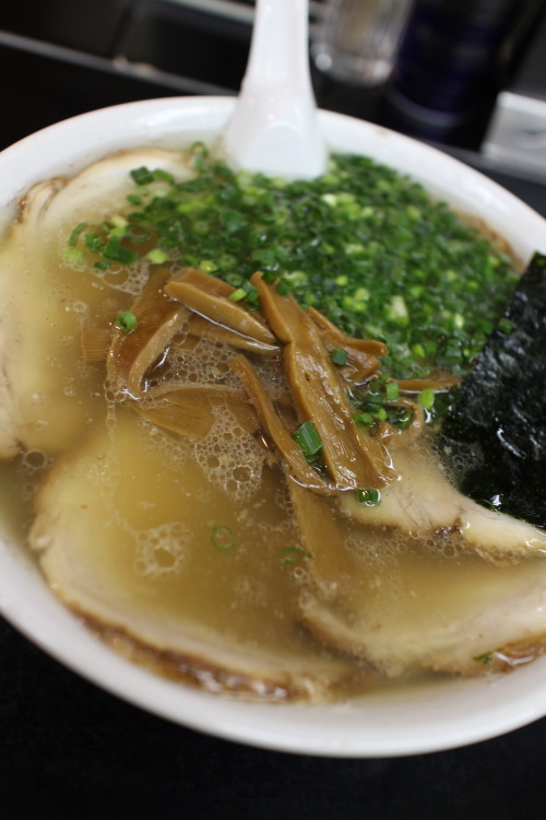 uraken91:  中華そば 高はし 『焼叉麺＋皿雲呑』 むむむ うまい！ 東京都千代田区 2015年1月7日