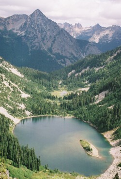 estimfalos:  Lake Ann from Maple Pass, Navin 