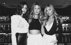 With my girls yesterday ❤️ @victoriassecret