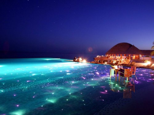 blazepress:  25 Incredible Swimming Pools from All around the World