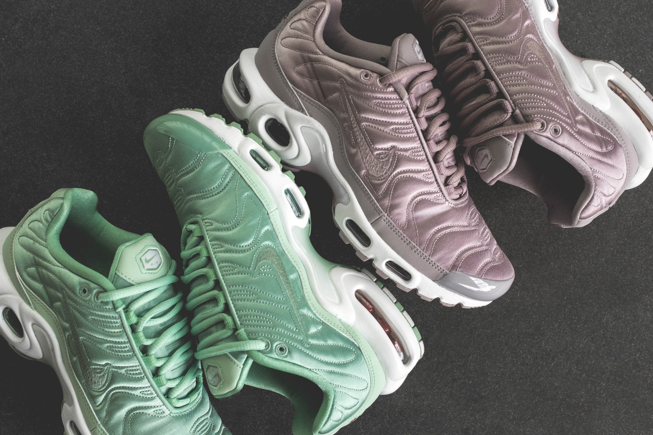 Unisex Mode Unisex fashion & lifestyle. - Nike Max Plus Satin Pack QS Nike release a TN...