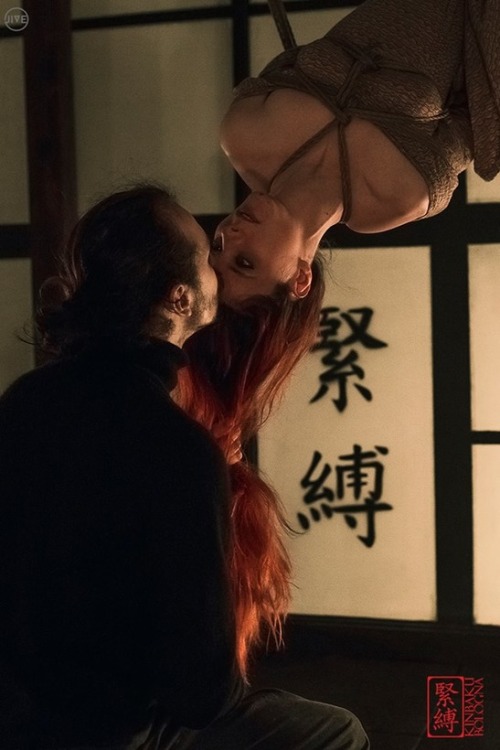 kirigamikinbaku: http://www.ropetales.it/kinbaku-luxuria-salon-bologna/
